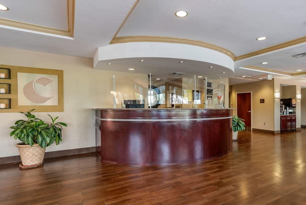 Comfort Suites Biloxi/Ocean Springs 2