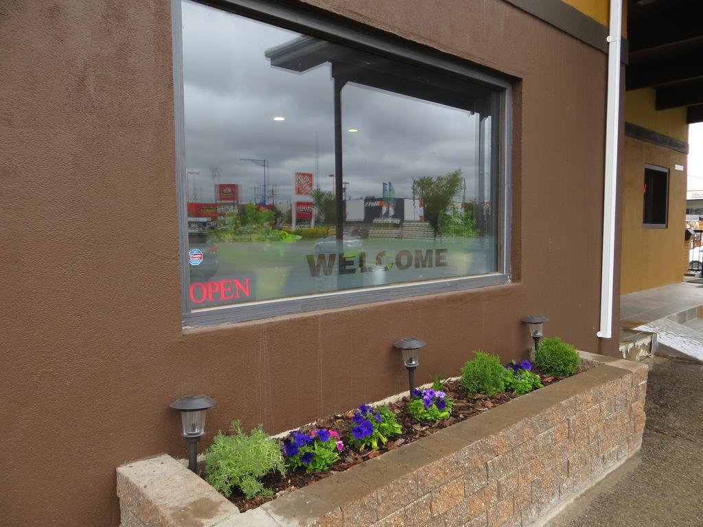 Knights Inn Edmonton South 1
