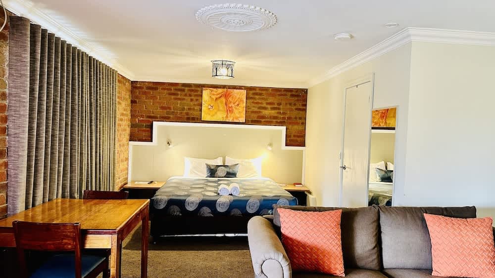 Early Australian Motor Inn 2