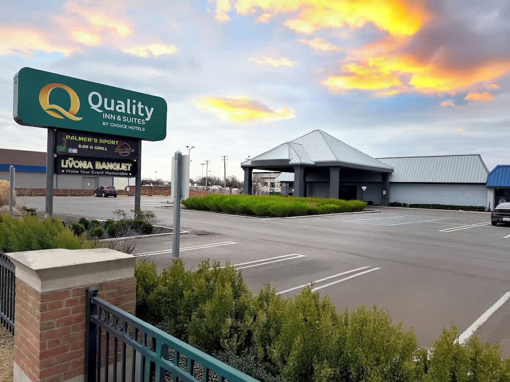 Quality Inn & Suites Banquet Center 1