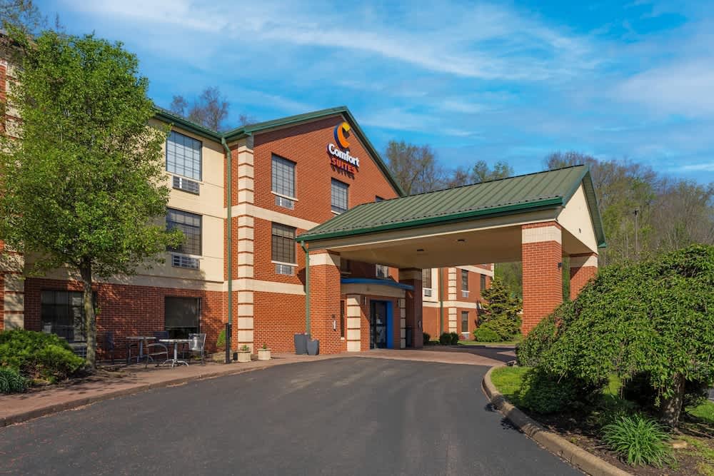 Comfort Suites Pittsburgh Airport 1