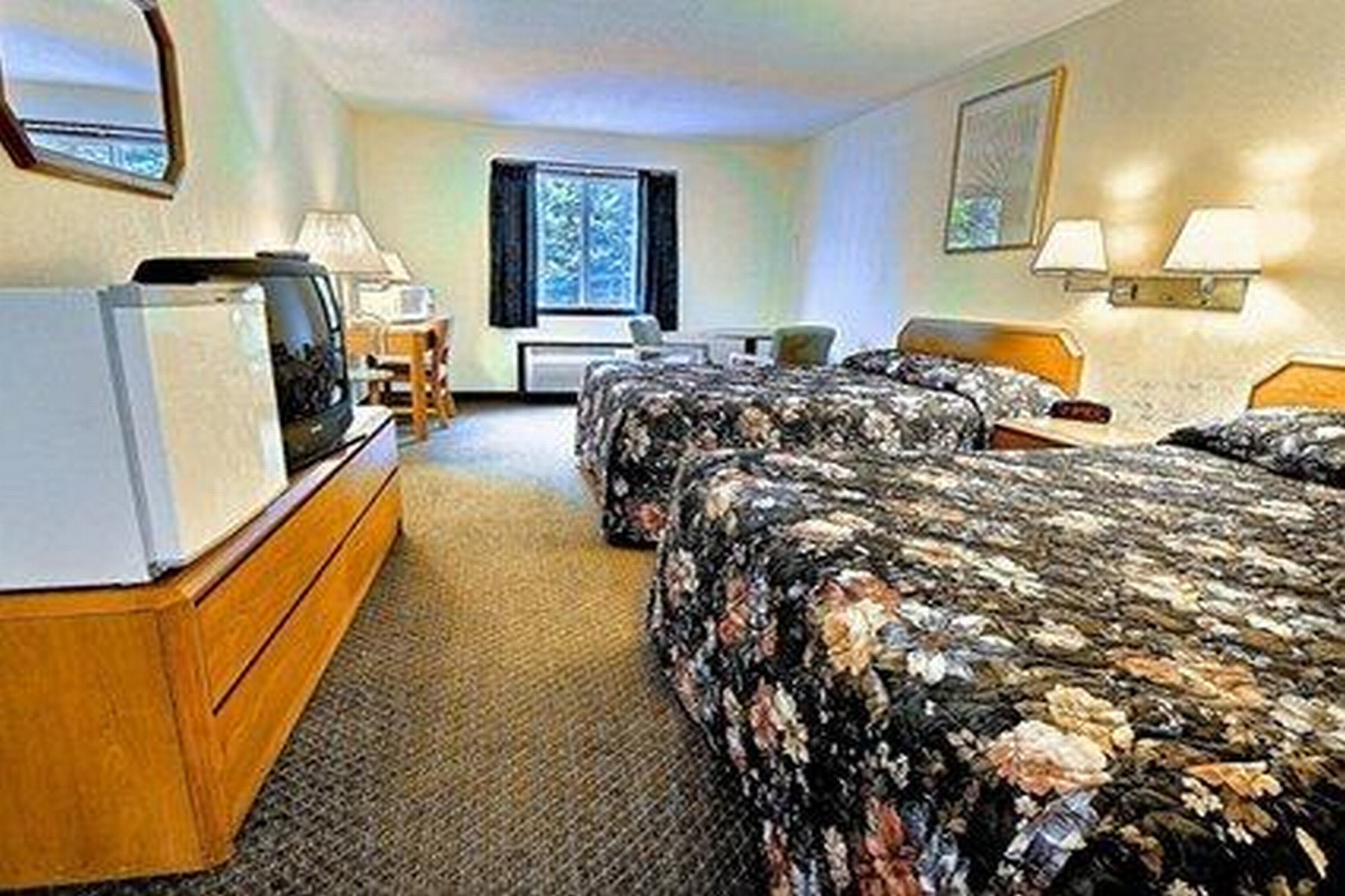 Rodeway Inn Lake George Outlet 2