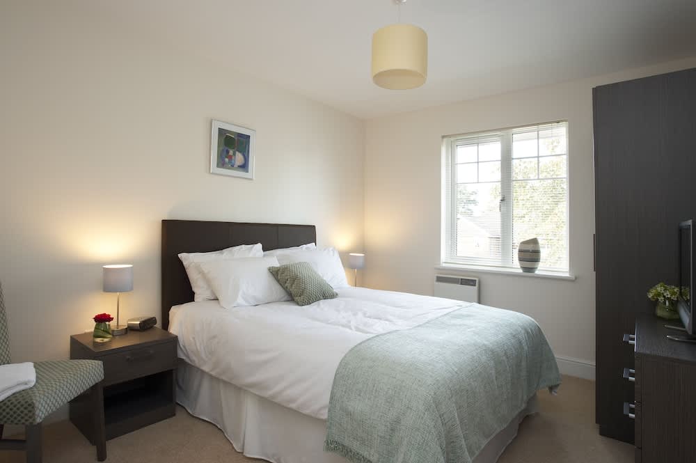 SACO Farnborough - Reading Road 1