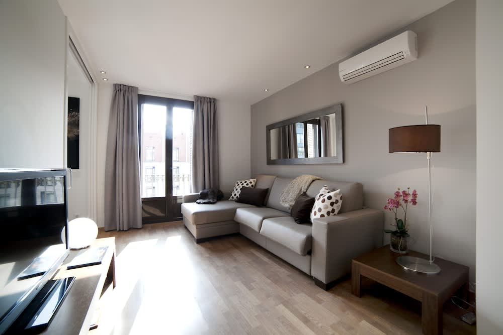Serennia Apartamentos Ramblas - Plaça Catalunya 1
