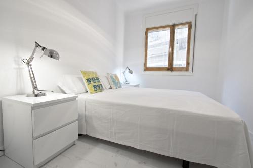 The White Flats Les Corts 2