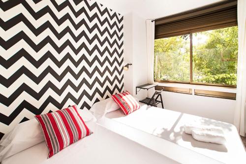 Fira Guest House 2