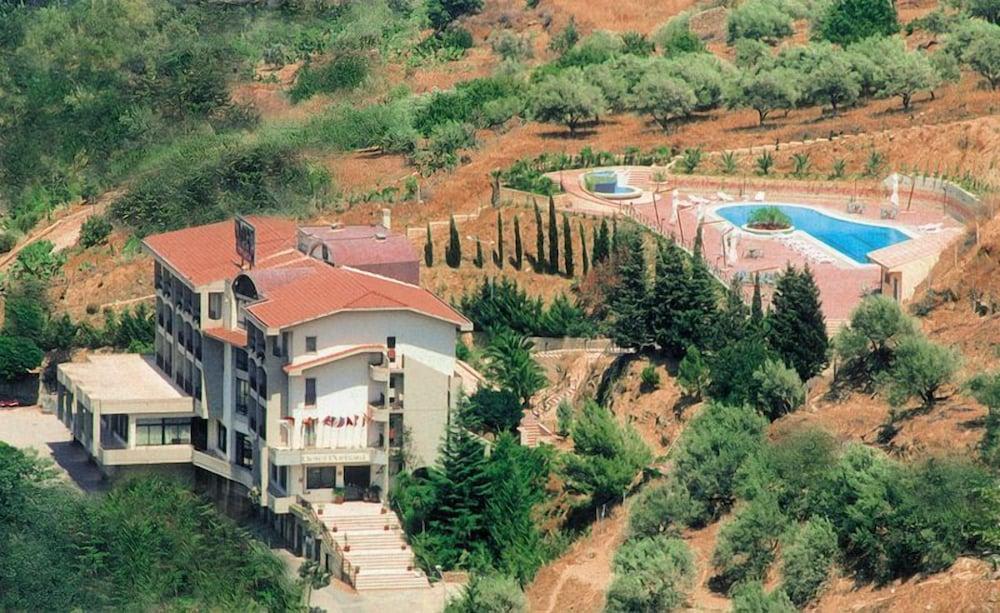 Hotel Pomara 1