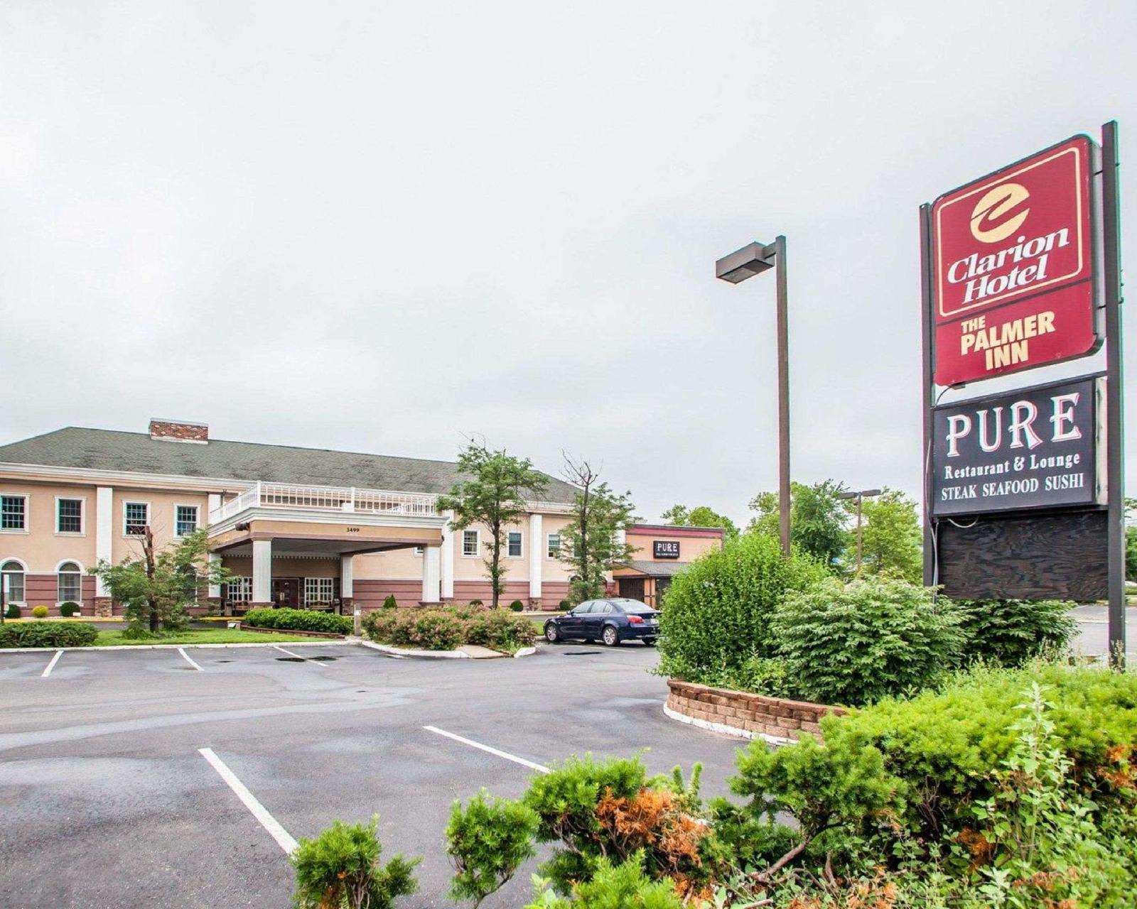 Clarion Hotel Palmer Inn 1