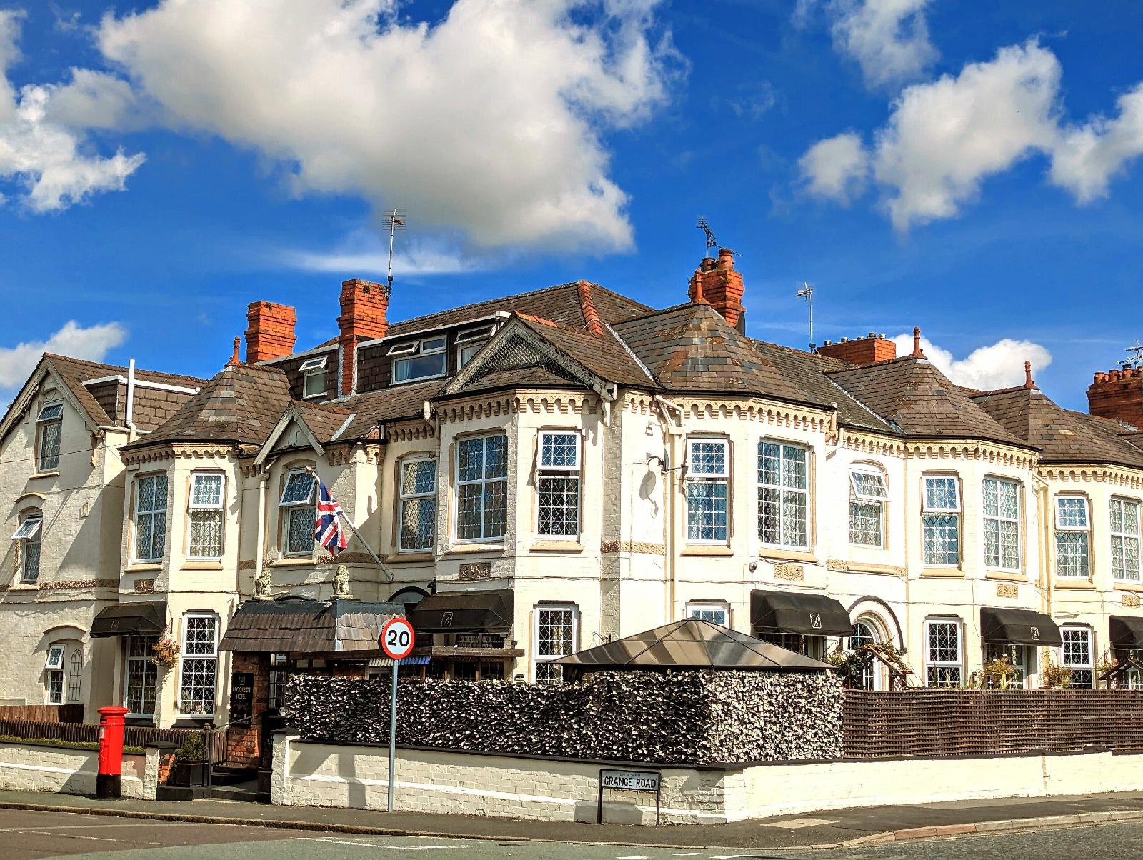 Brookside Hotel & Residents Bar , Cozy lounge areas & Terrace ,Suitable for Solo Travelers Couples Educational Groups Families & Contractors welcome 2