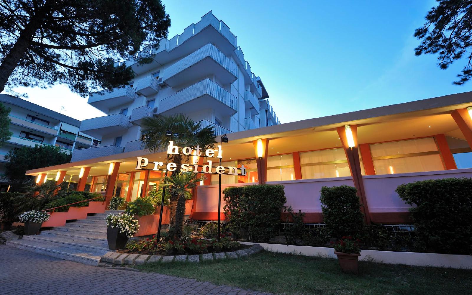 Hotel President 2