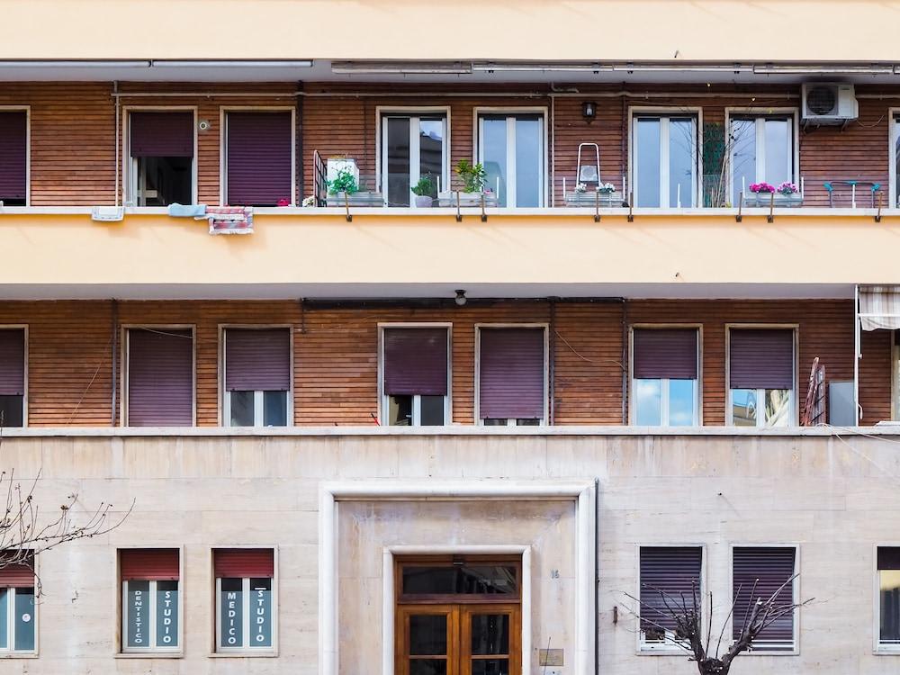 C'est La Vie Suites 1