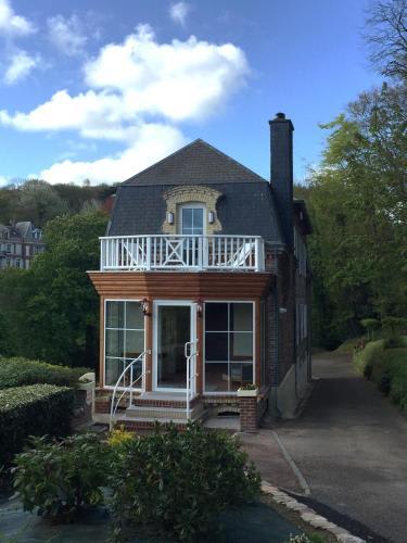 Dormy House 2