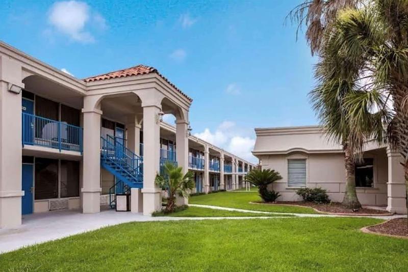 OYO Hotel Baton Rouge - Mead Rd Louisiana 1