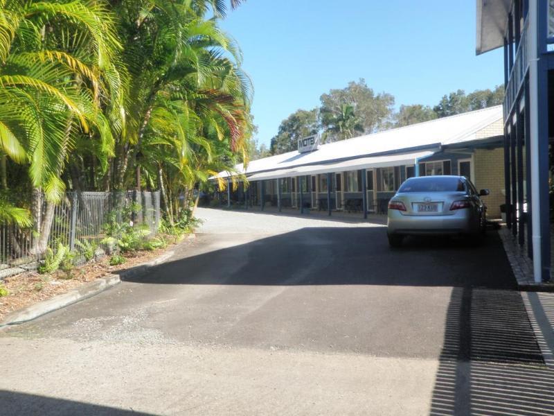 Tin Can Bay Motel 1