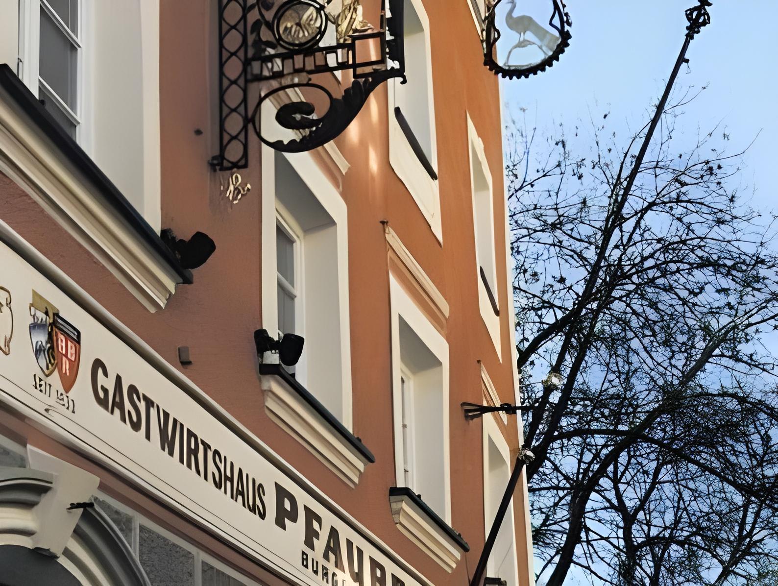 Altstadt- und Businesshotel Pfaubräu - Brauereigasthof - Frühstücksbuffet - kostenfreie Radgarage - Hunde willkommen 1