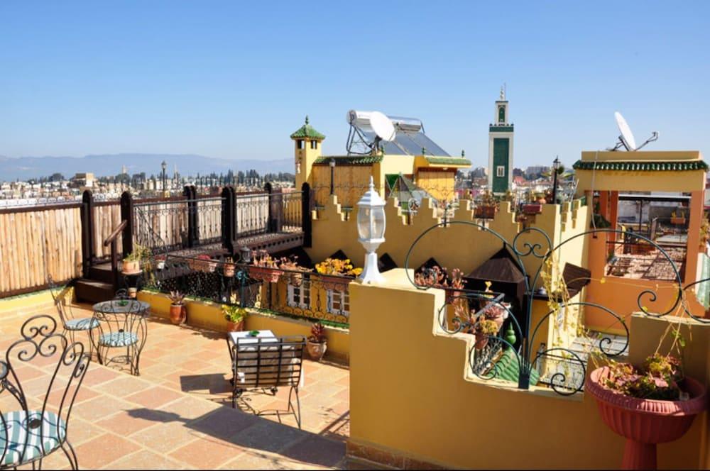 Riad Atika Mek 2