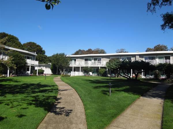 East Hampton House Resort 1