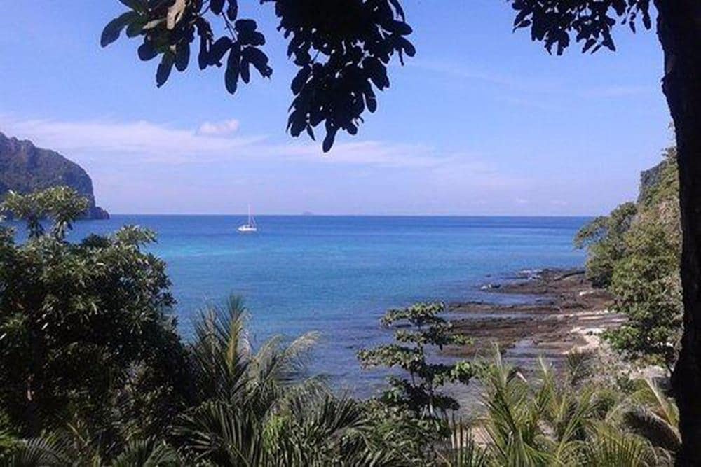 Phi Phi Sunset Bay Resort 1