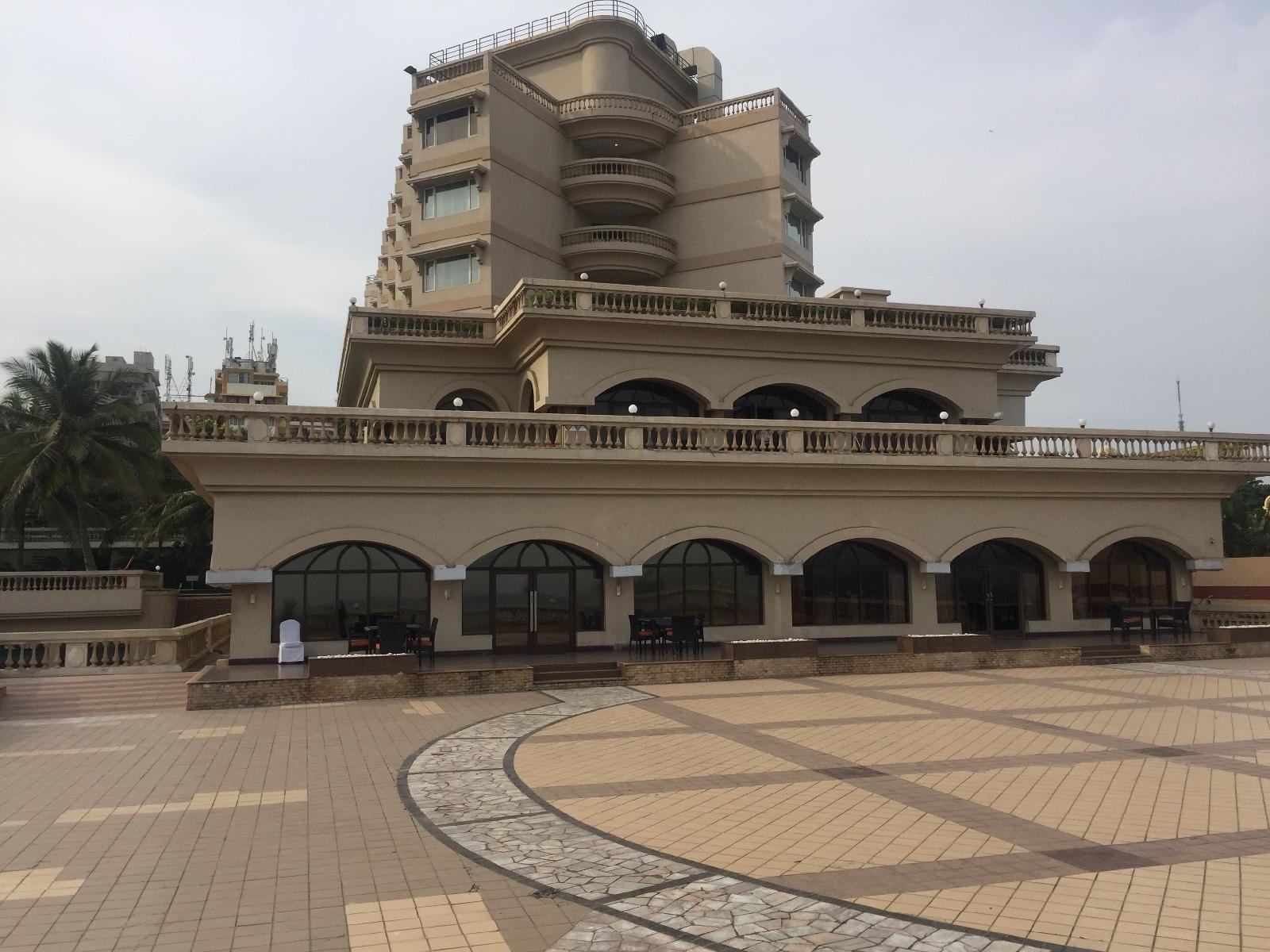 The Gateway Hotel Beach Road 1