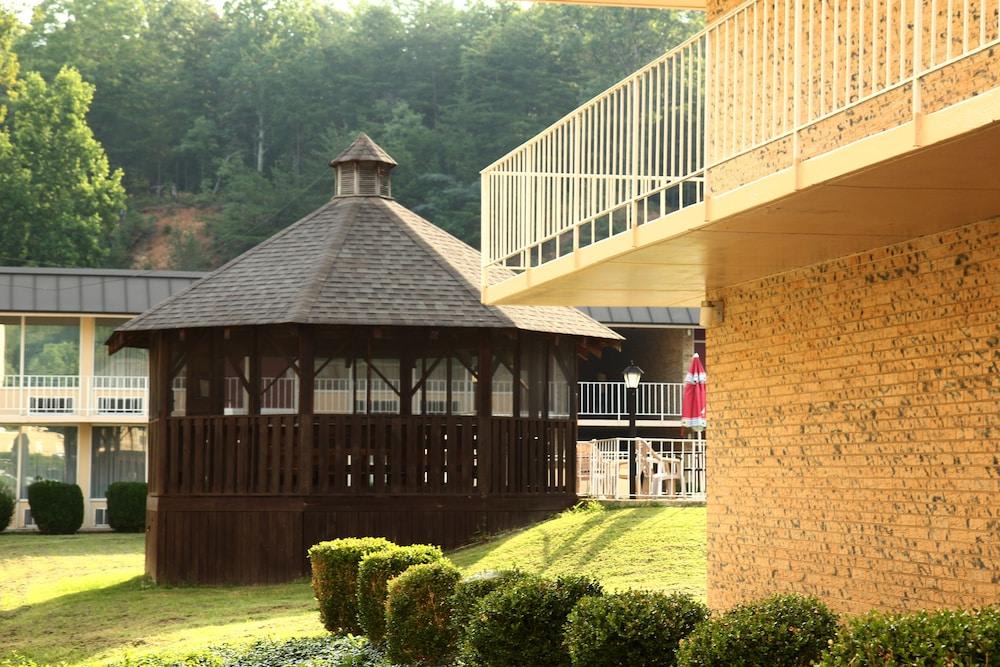 Quality Inn Dutch Inn 1