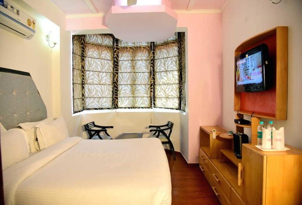 The Royal Court Hotel 2