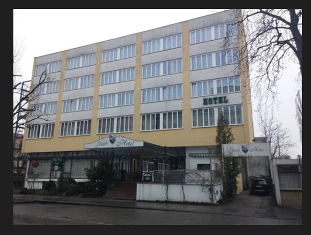 PARKHOTEL Krems 1