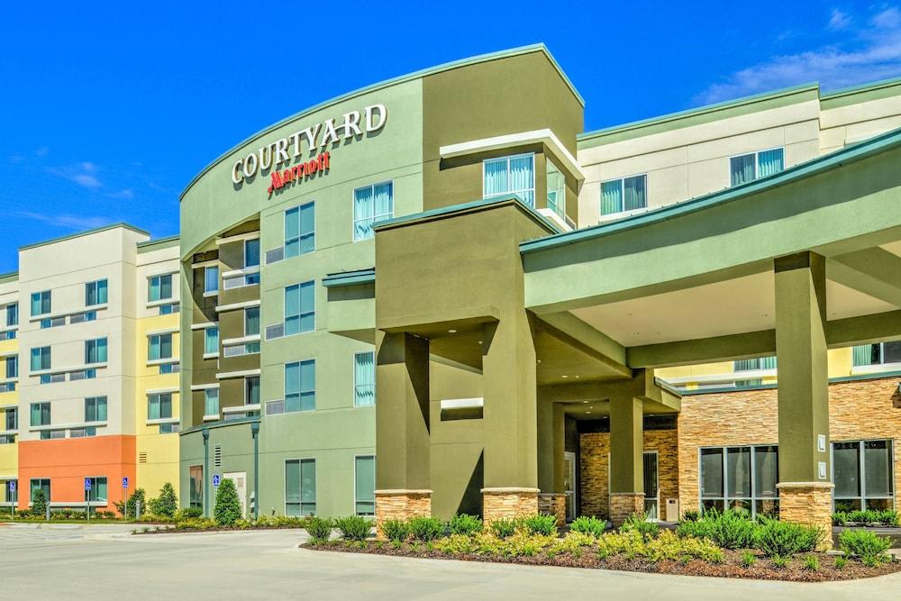 Courtyard By Marriott Lake Charles 1