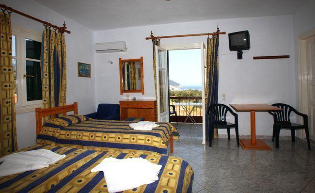 Alexandros Rooms & Studios 2