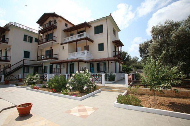 Alexandros Rooms & Studios 1