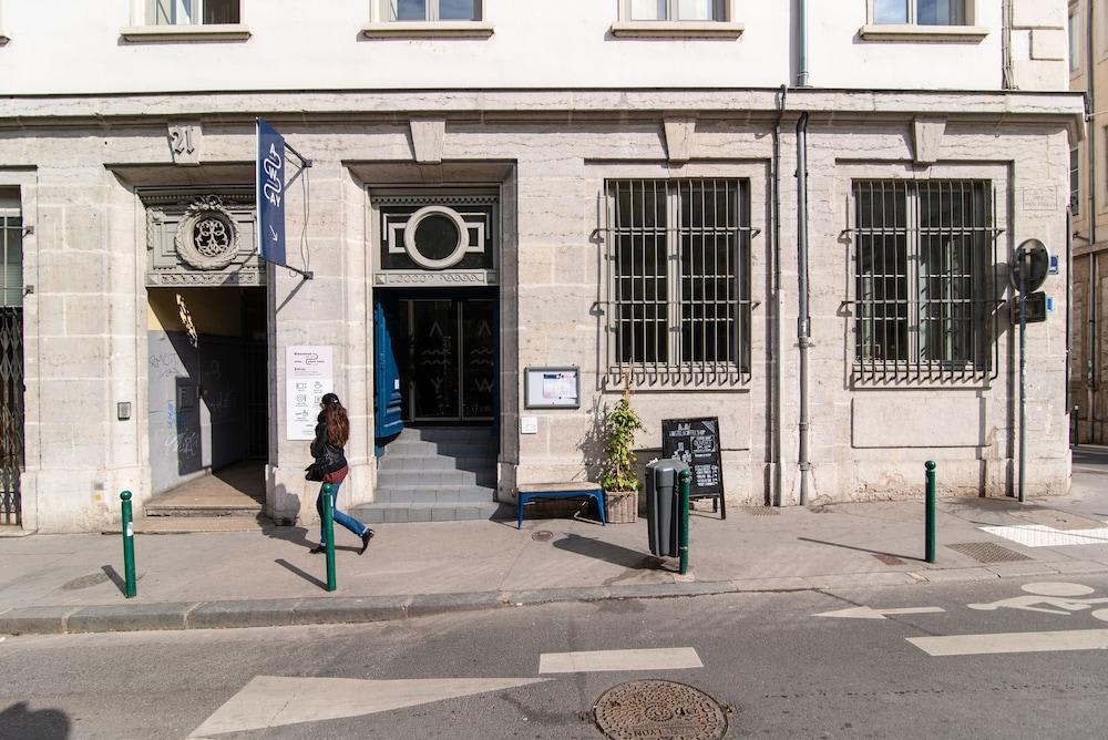 SLO Hostel Lyon les Pentes 2