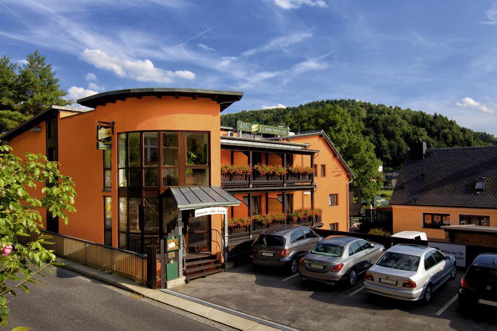 Hotel Elbpromenade 1