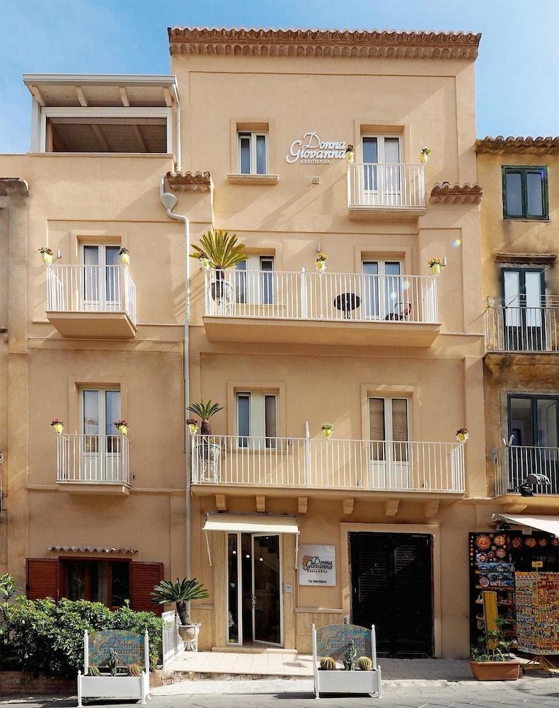 Residenza Donna Giovanna 1