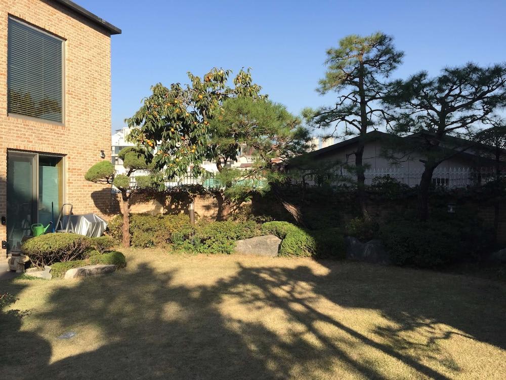 Puzzlestay House 1