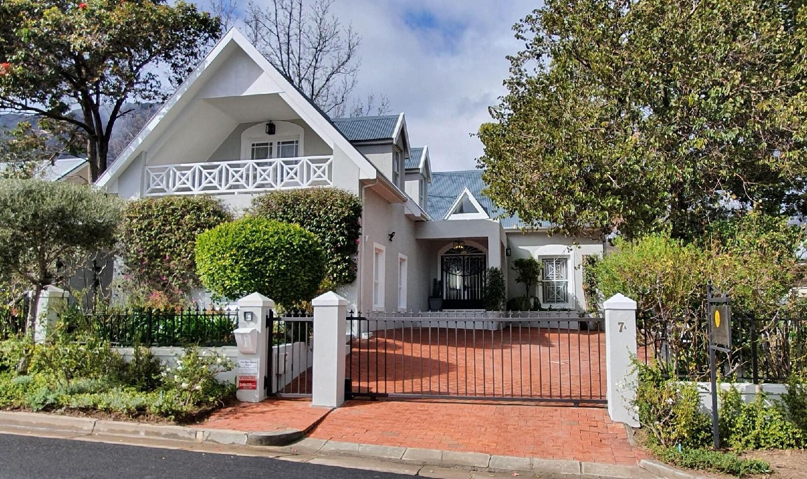 Fleur du Soleil Luxury Guesthouse 1