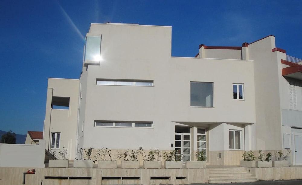 Thalassa Panoramic Suites 1