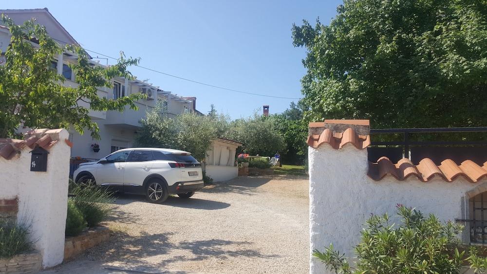 Martina Guest house-Rooms 1
