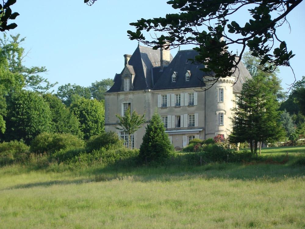 Château de la Chabroulie 1