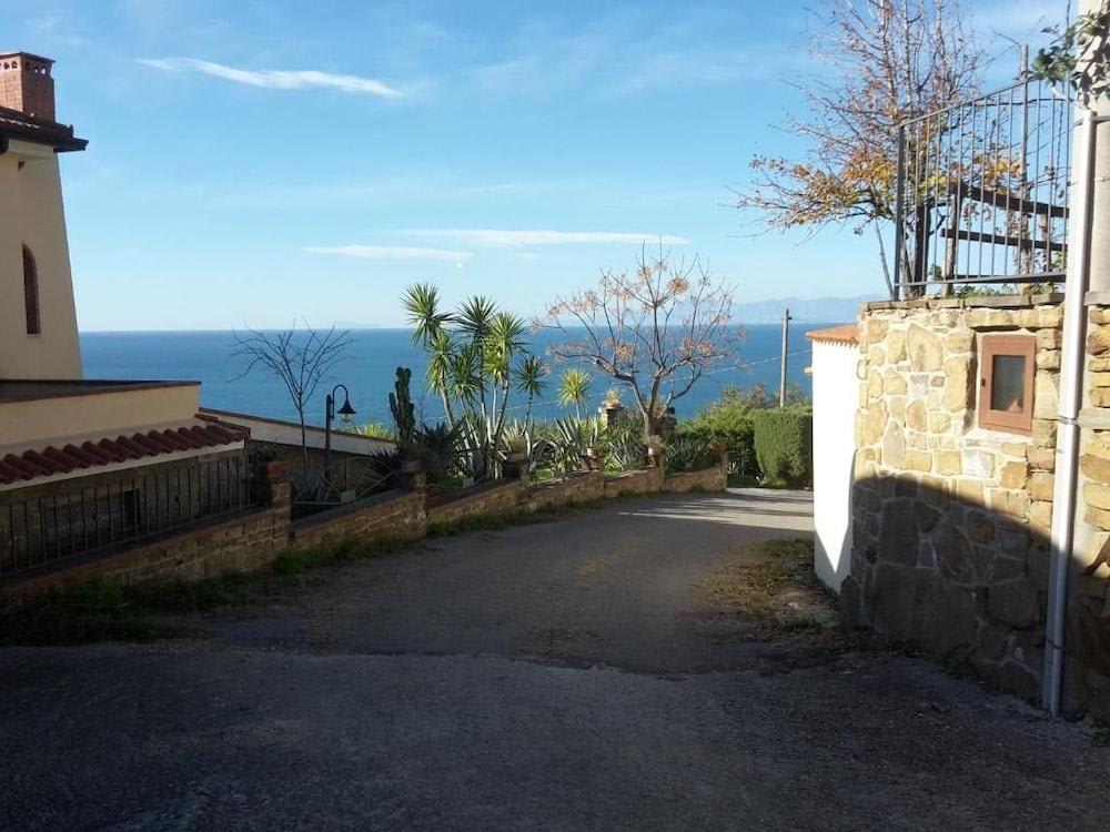 Villa Malandrino Guest House 2