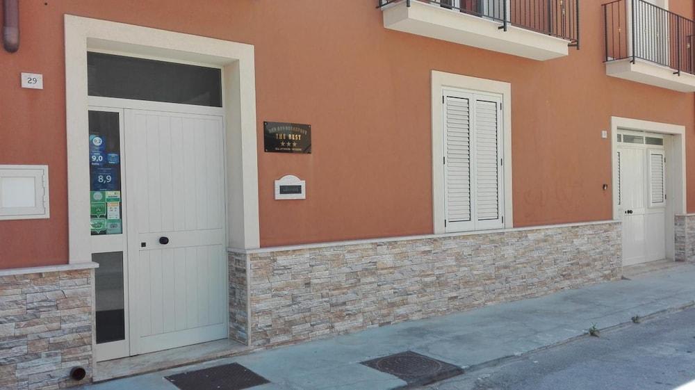 THE BEST ROOMS & APARTMENTS - Parcheggia gratis sotto casa ed entra - 2