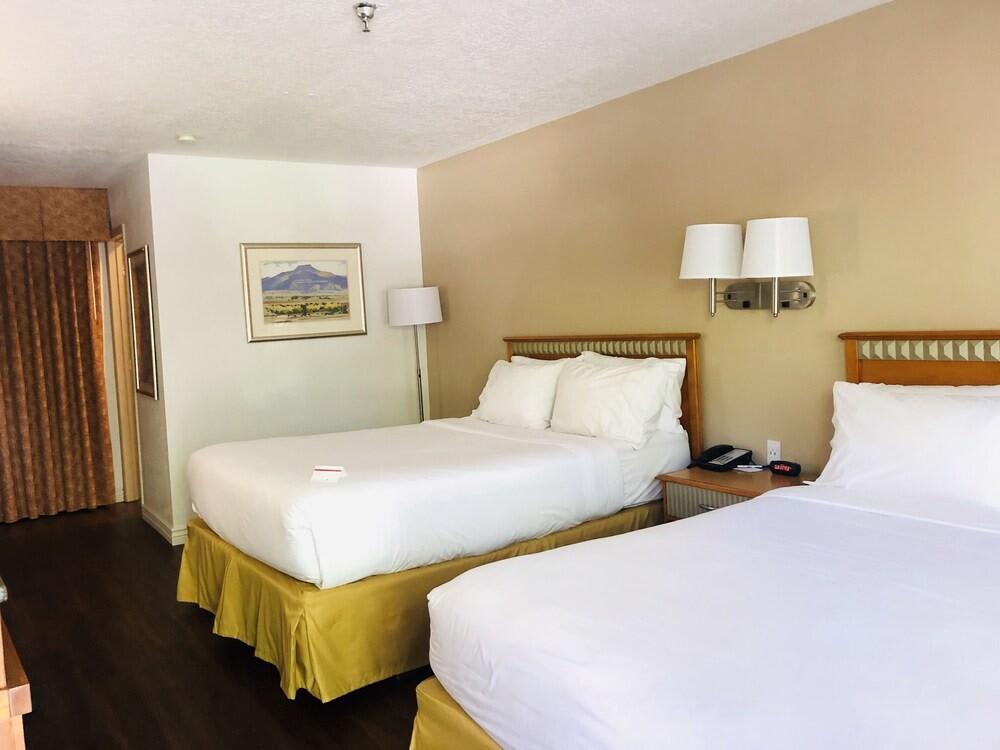 SureStay Plus Hotel by Best Western Albuquerque I40 Eubanks 2