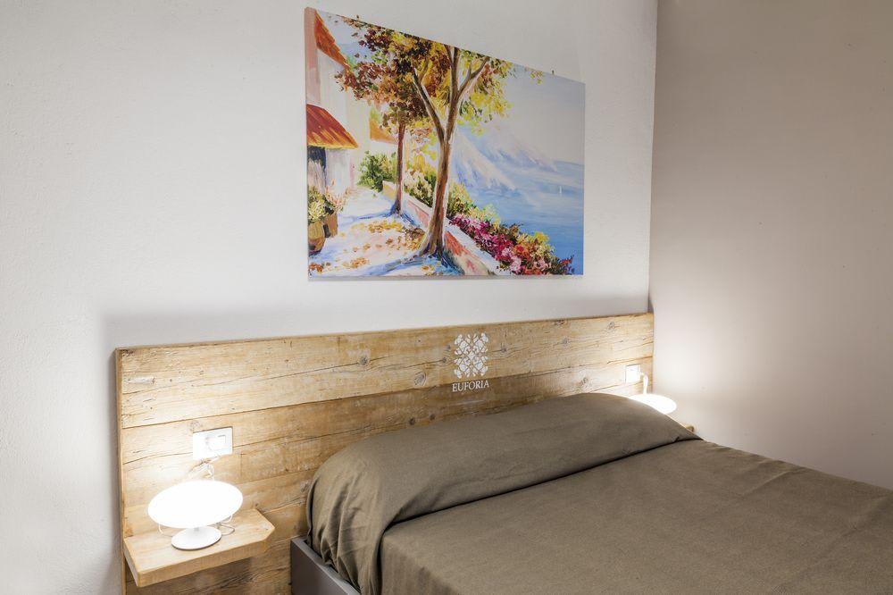 Euforia Napoli - Tre Sedi - Three Locations 2