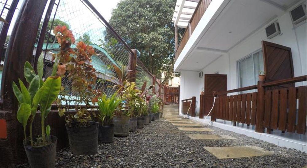 Neela Tourist Lodge 1