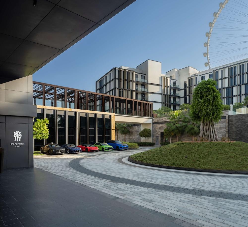 The Residences At Caesars Palace Bluewaters Dubai 2