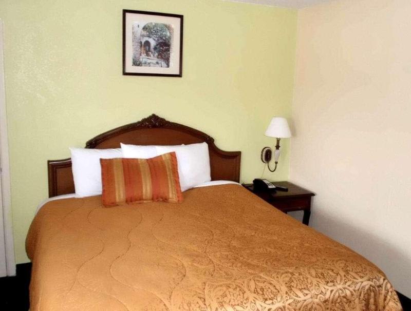 America's Best Inn Lakeland 2