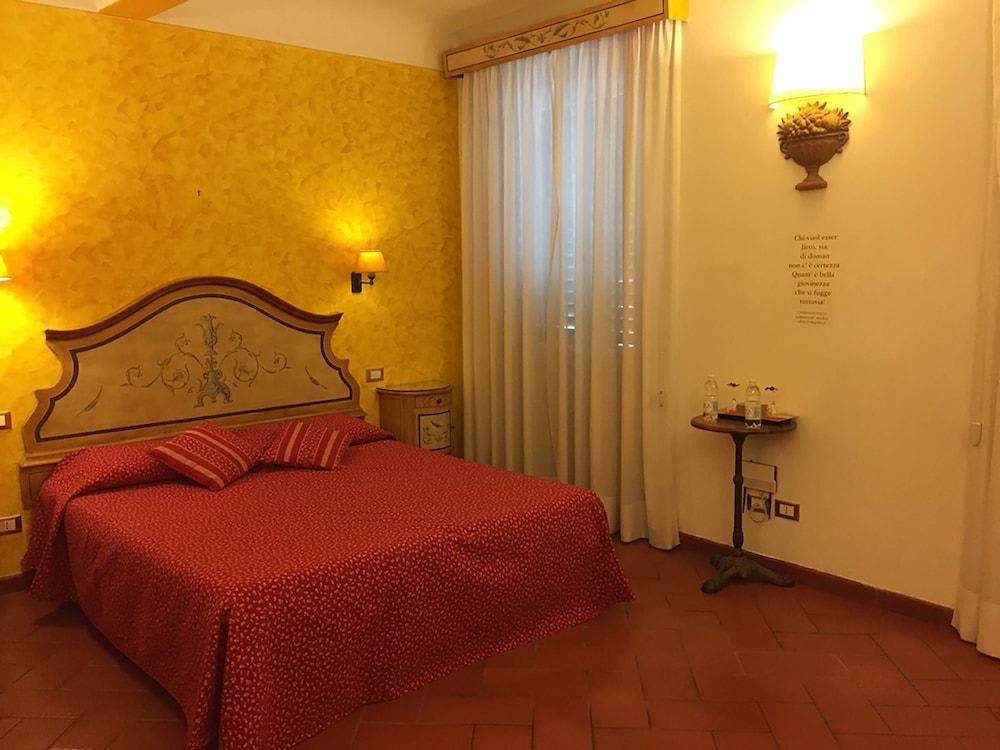 Locanda dei Poeti Rooms & Apartments 1