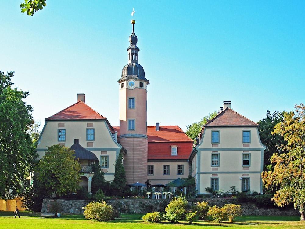 Parkhotel am Schloss Machern 1