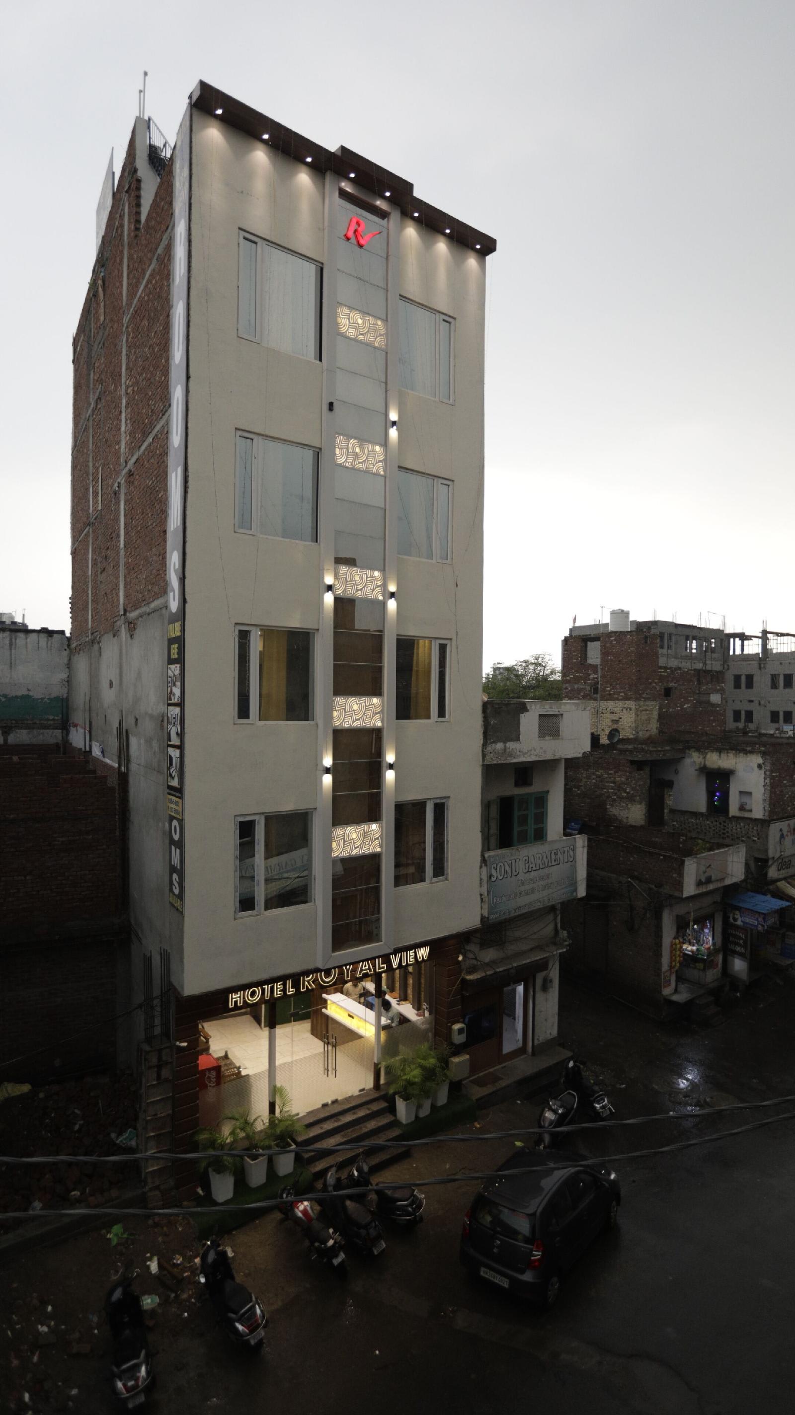 Royal View 2