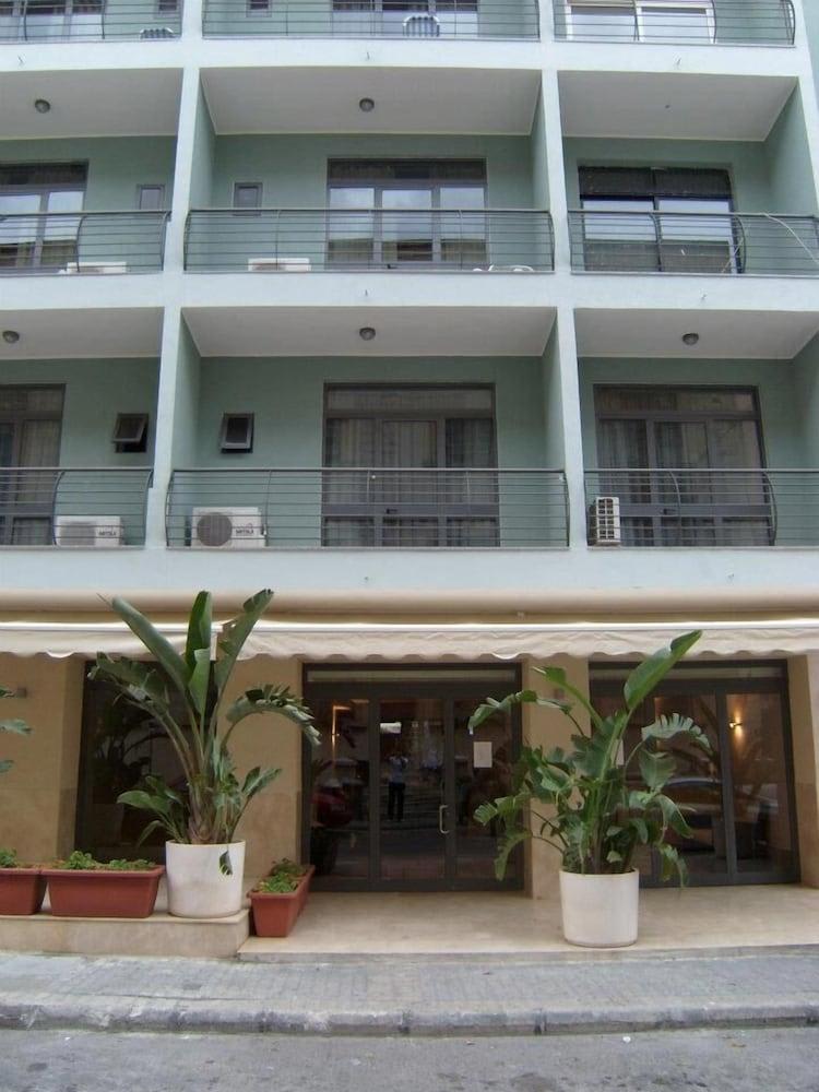 Tropicana Hotel 2