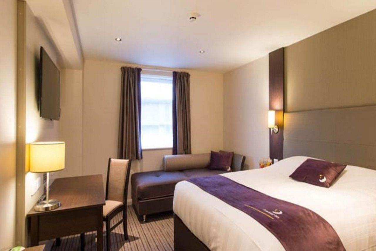 Premier Inn Cardiff East 1