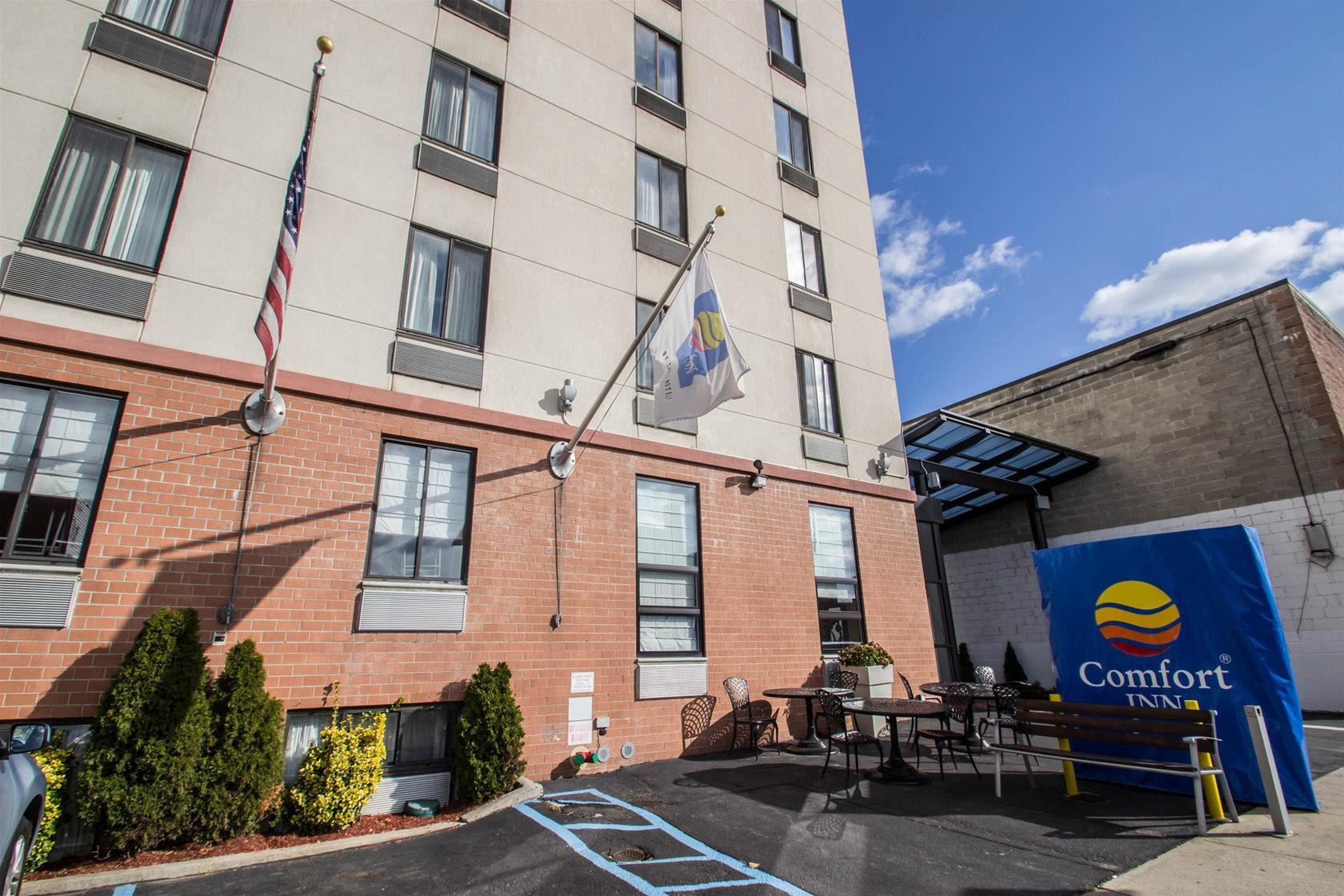 Red Lion Inn & Suites Brooklyn 2